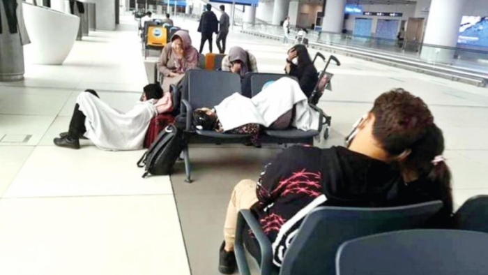 Afgan aile İstanbul Havalimanı'nda 3 hafta mahsur kaldı