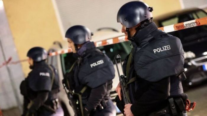 Almanya'da iki saldırıda dokuz kişi öldü
