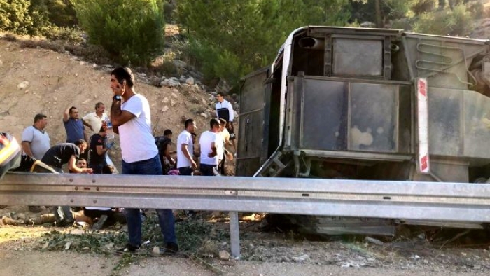 Mersin'de Askerleri Taşıyan Otobüs Kaza Yaptı! 5 Şehit, Çok Sayıda Yaralımız Var