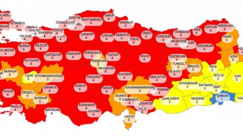 Türkiye koronavirüs önlemlerini sıkılaştırıyor, hafta sonu kilitlenmelerini geri getiriyor