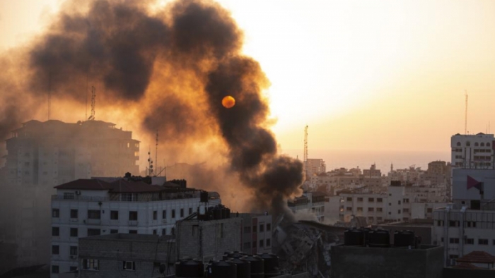 Yorgun Gazze, İsrail saldırılarının ortasında Ramazan Bayramı'nı kutladı