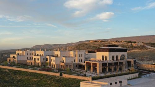 Kapadokya’da Dinlenme Odaklı Havuzlu Otel Deneyimi